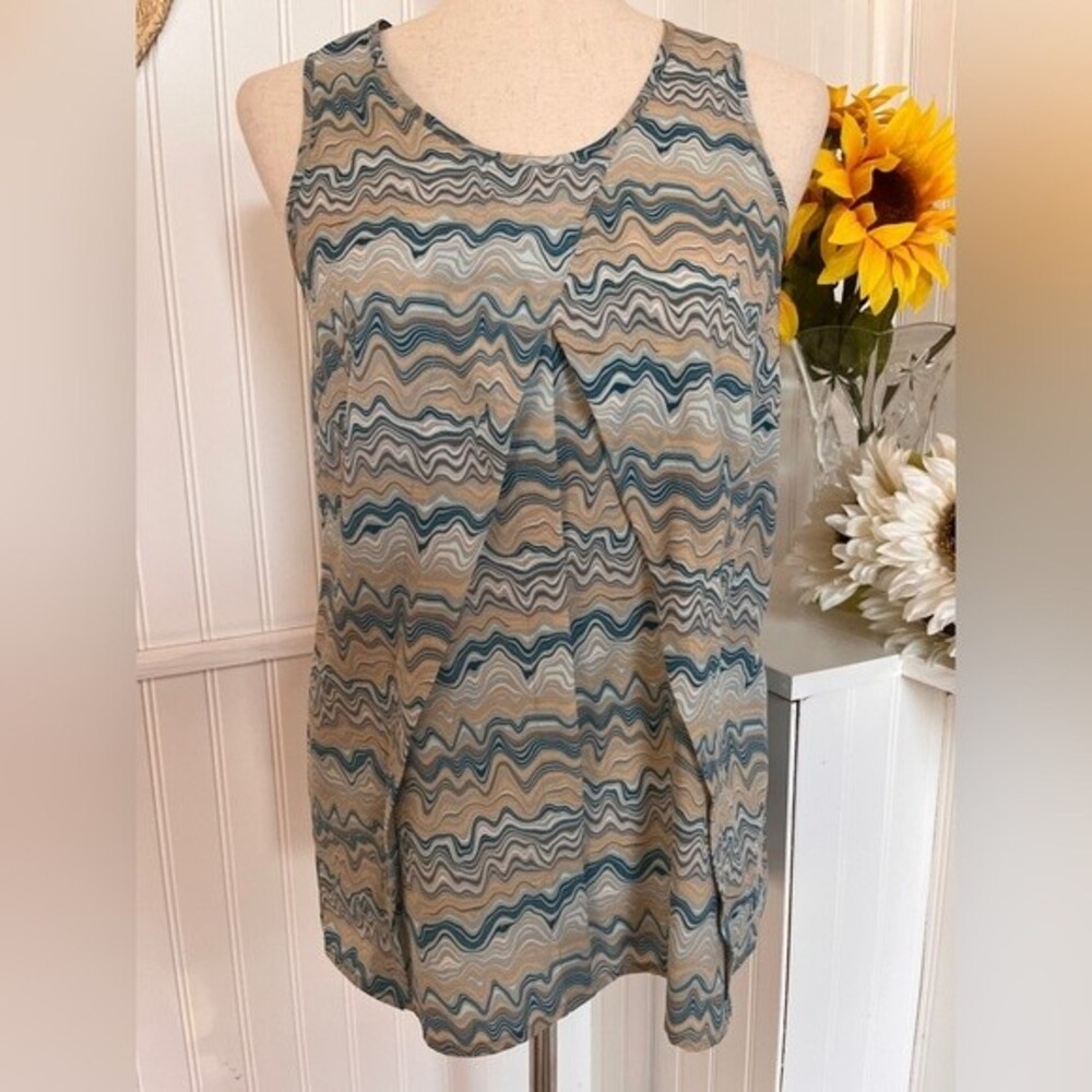 Blue Tan & White Wave Pattern Tank Top With Pleated Front